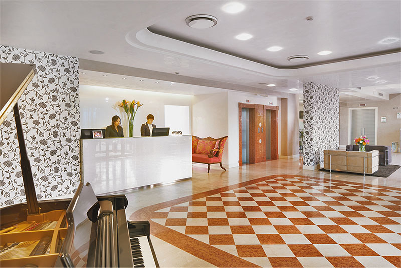 Omnia Hotel